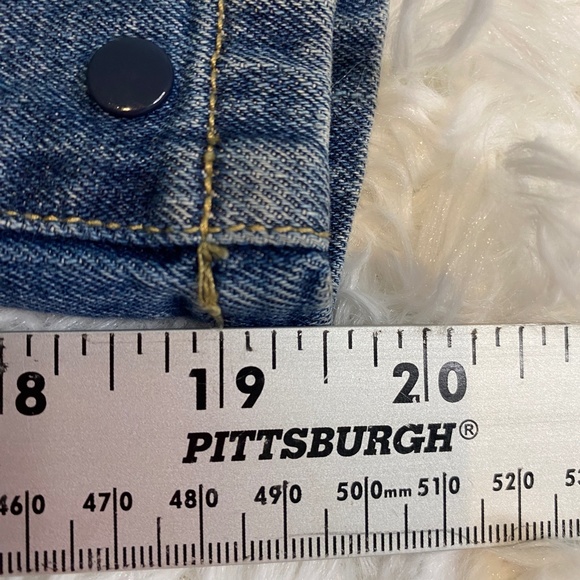 CJ Banks denim cropped jeans with red/white/blue button detail at hem - Picture 6 of 8